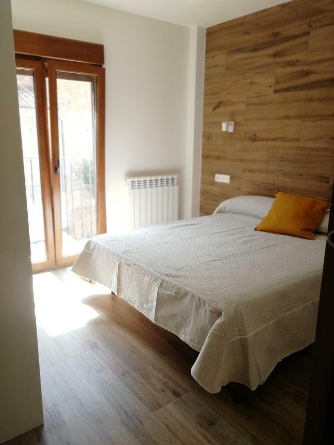 Apartamentos La Reunion 卡马雷纳德拉谢拉 外观 照片